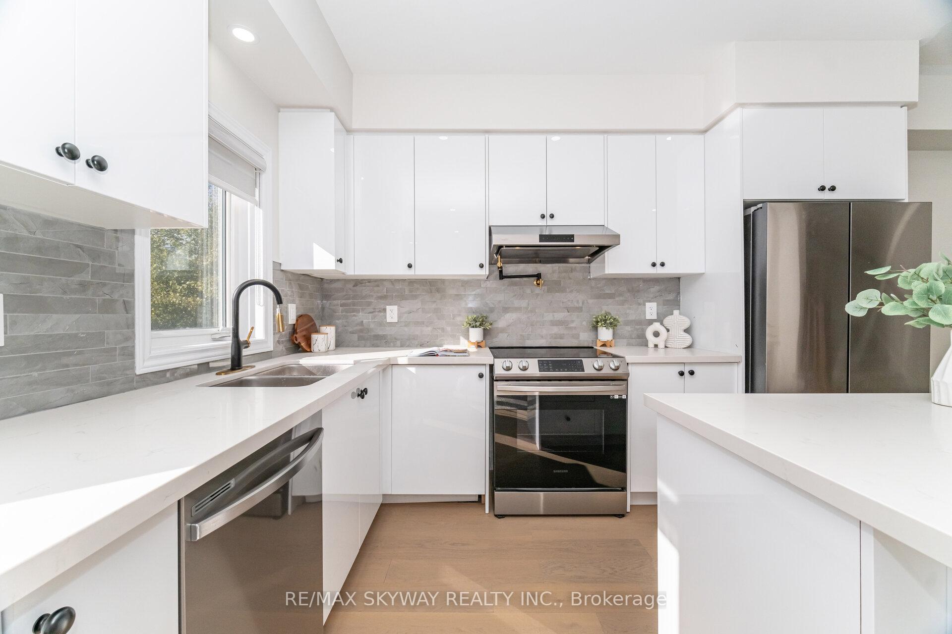 Photo 15 of Unit 102, 305 Garner Road W, Hamilton, Ancaster — HOMEH