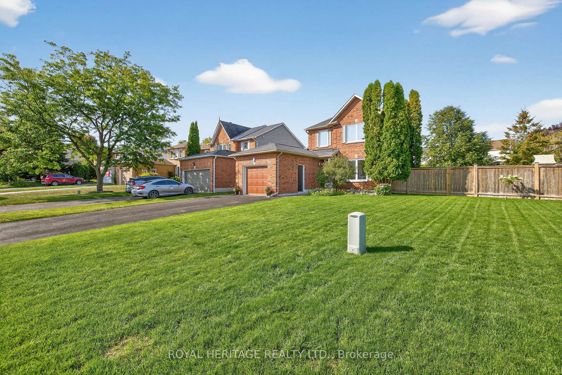 Photo 2 of 46 Sherie Drive, Georgina, Keswick North — HOMEH