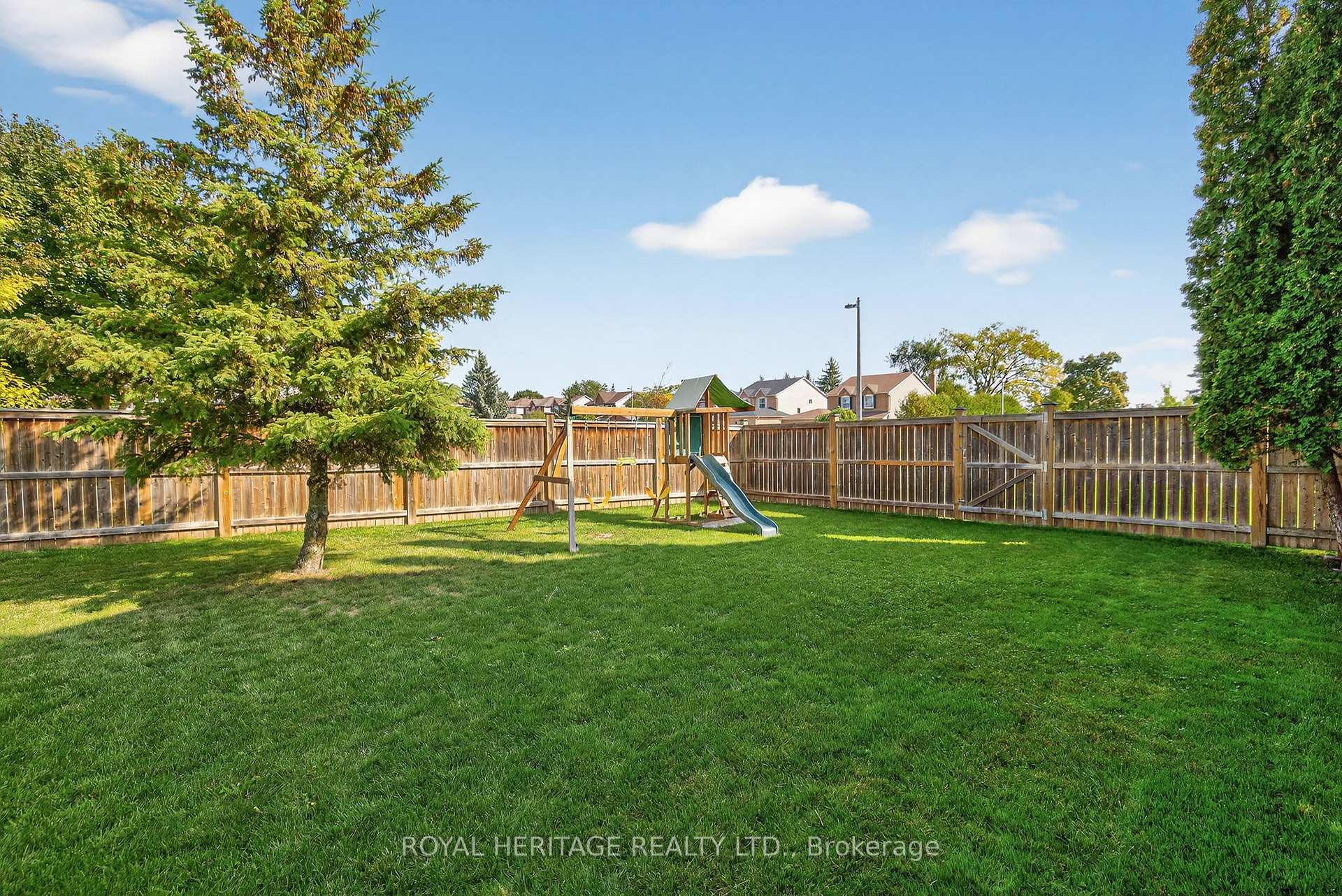 Photo 5 of 46 Sherie Drive, Georgina, Keswick North — HOMEH