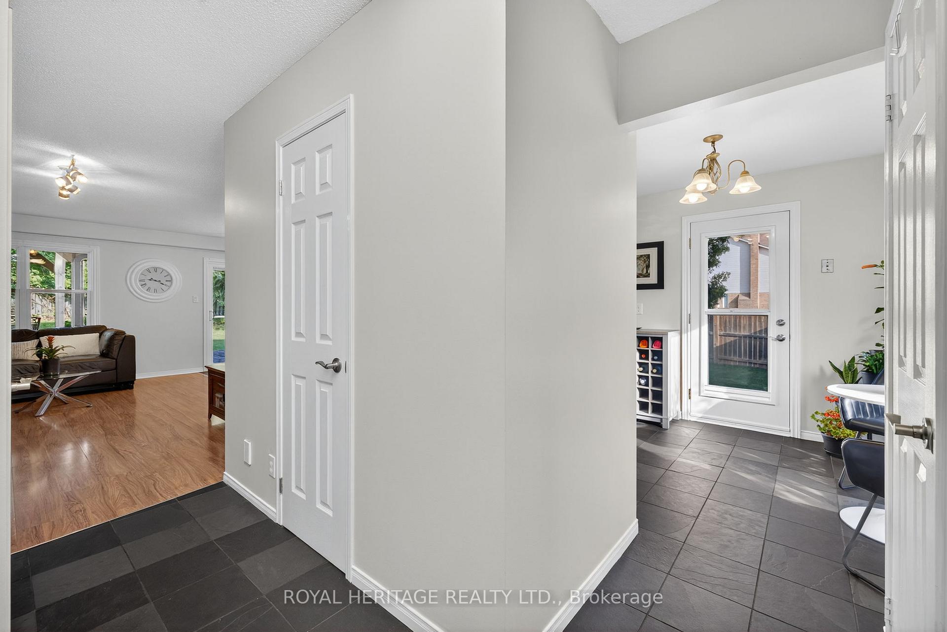 Photo 14 of 46 Sherie Drive, Georgina, Keswick North — HOMEH