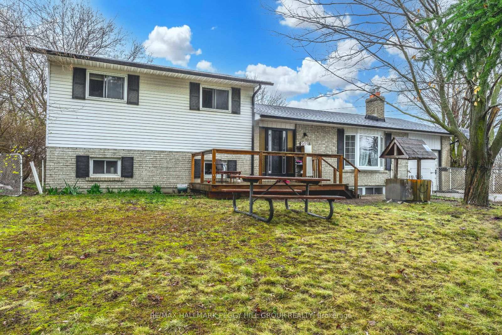 Photo 2 of 203 Phillips Street, Barrie, Ardagh — HOMEH