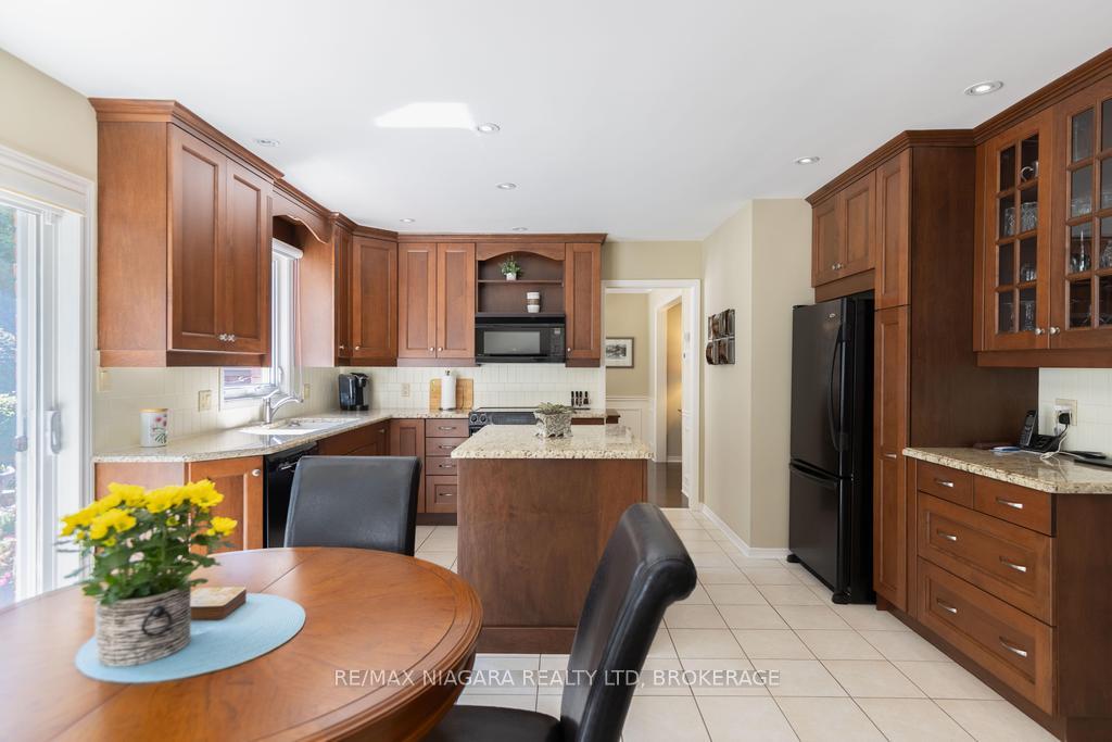 Photo 25 of 24 Golden Boulevard, St. Catharines, Martindale Pond — HOMEH