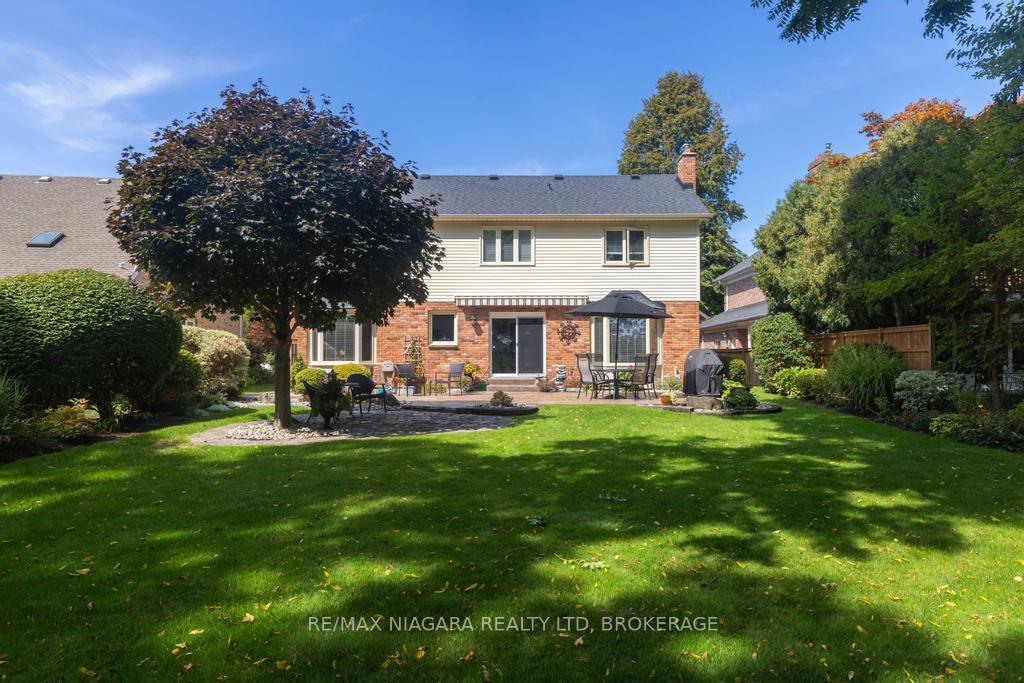 Photo 21 of 24 Golden Boulevard, St. Catharines, Martindale Pond — HOMEH