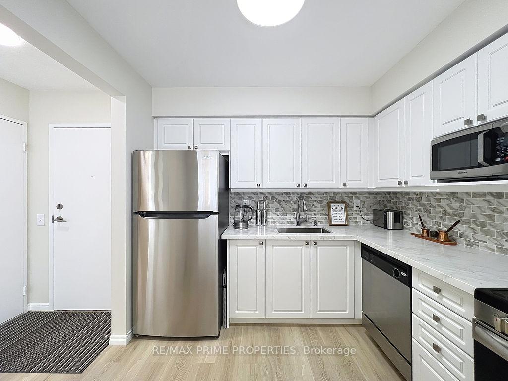 Photo 4 of Unit 608, 91 Townsgate Drive, Vaughan, Crestwood-Springfarm-Yorkhill — HOMEH