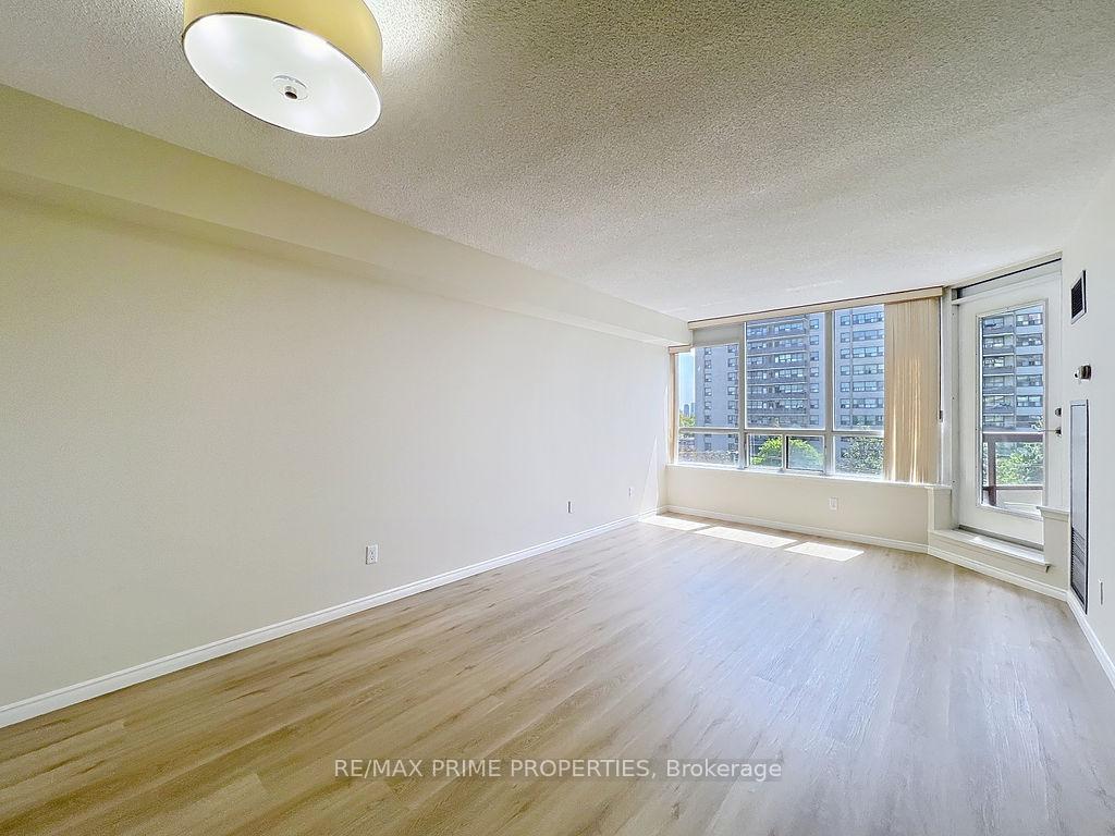 Photo 6 of Unit 608, 91 Townsgate Drive, Vaughan, Crestwood-Springfarm-Yorkhill — HOMEH
