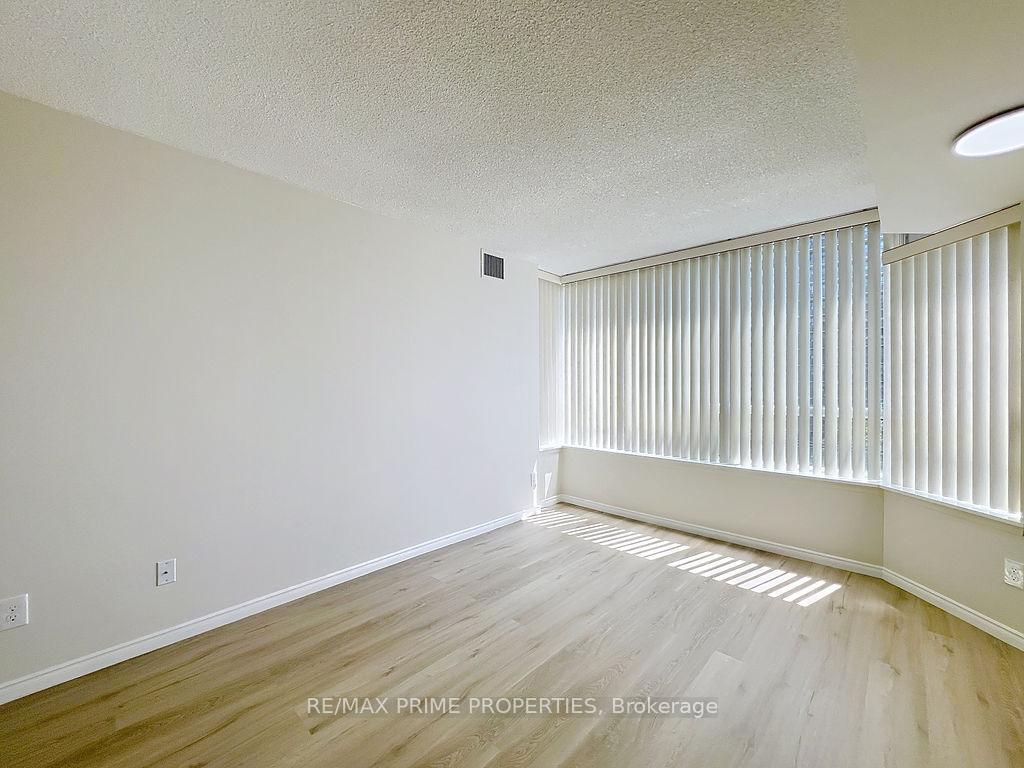 Photo 8 of Unit 608, 91 Townsgate Drive, Vaughan, Crestwood-Springfarm-Yorkhill — HOMEH