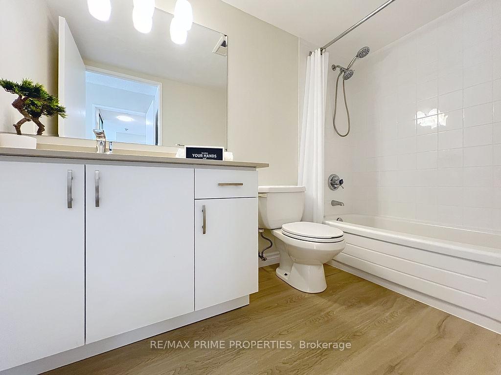 Photo 11 of Unit 608, 91 Townsgate Drive, Vaughan, Crestwood-Springfarm-Yorkhill — HOMEH