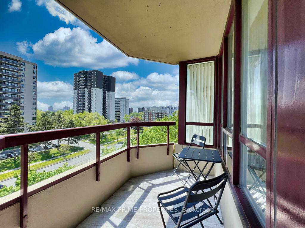 Photo 12 of Unit 608, 91 Townsgate Drive, Vaughan, Crestwood-Springfarm-Yorkhill — HOMEH