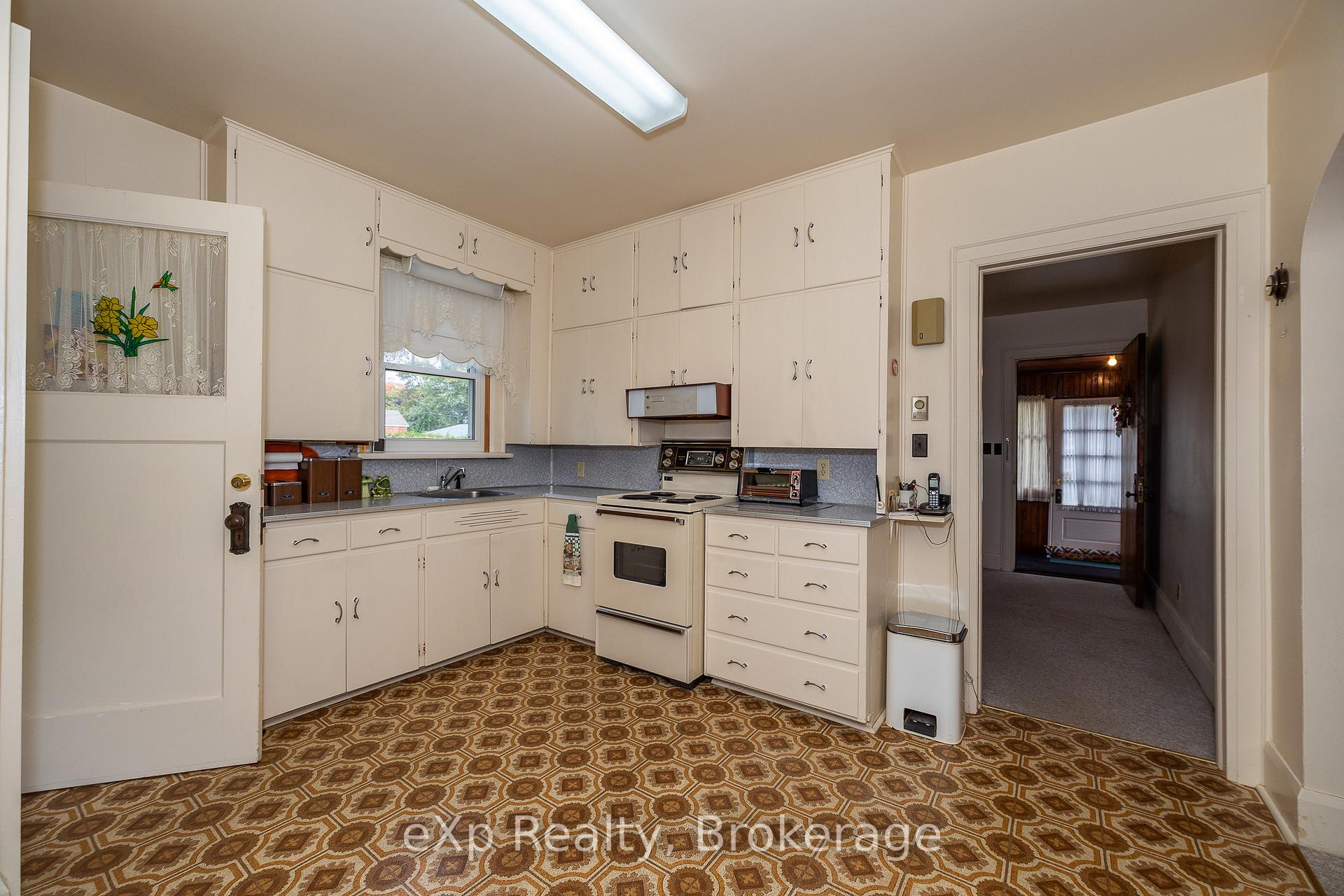 Photo 5 of 76 3rd Ave SW, Arran-Elderslie — HOMEH