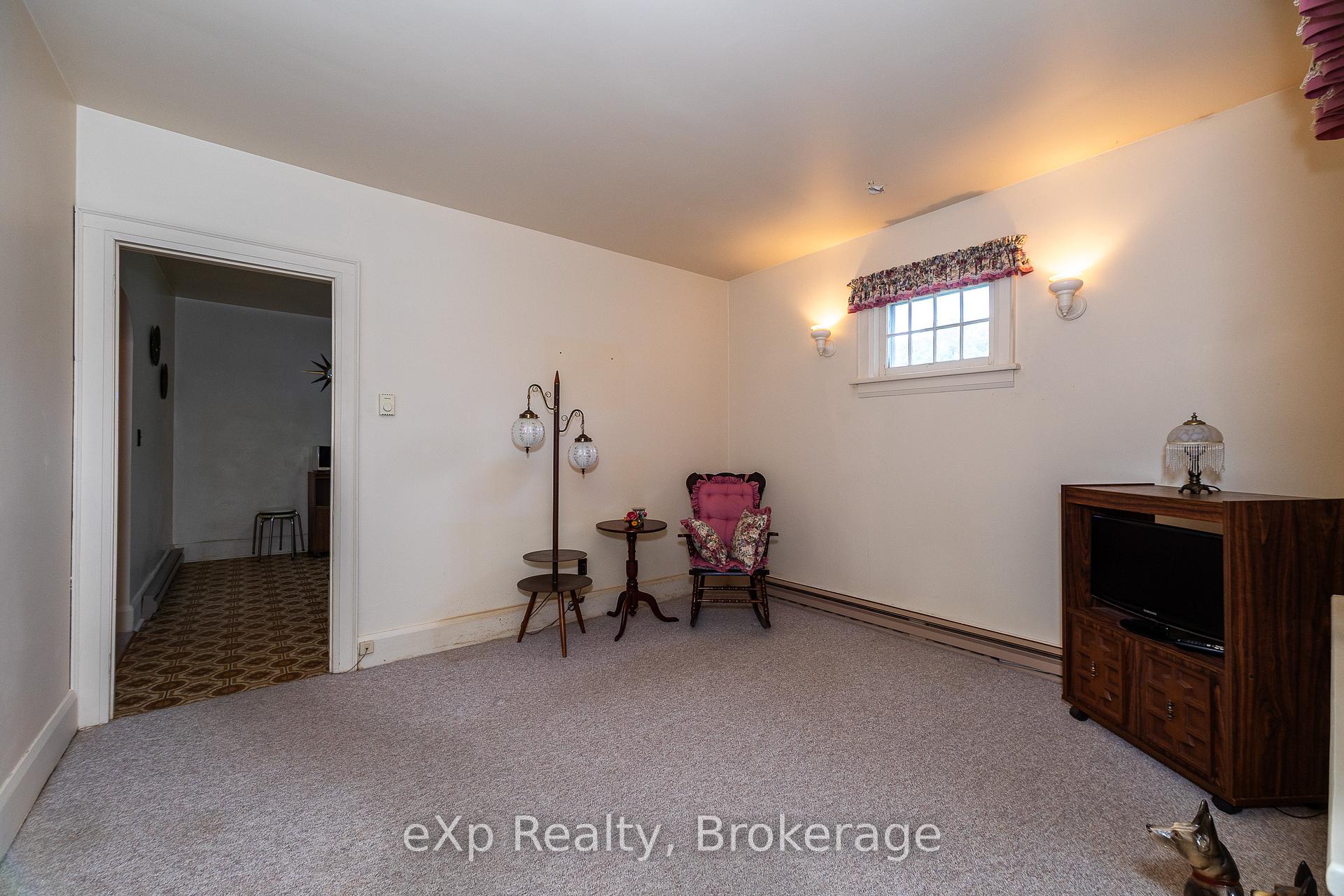 Photo 8 of 76 3rd Ave SW, Arran-Elderslie — HOMEH