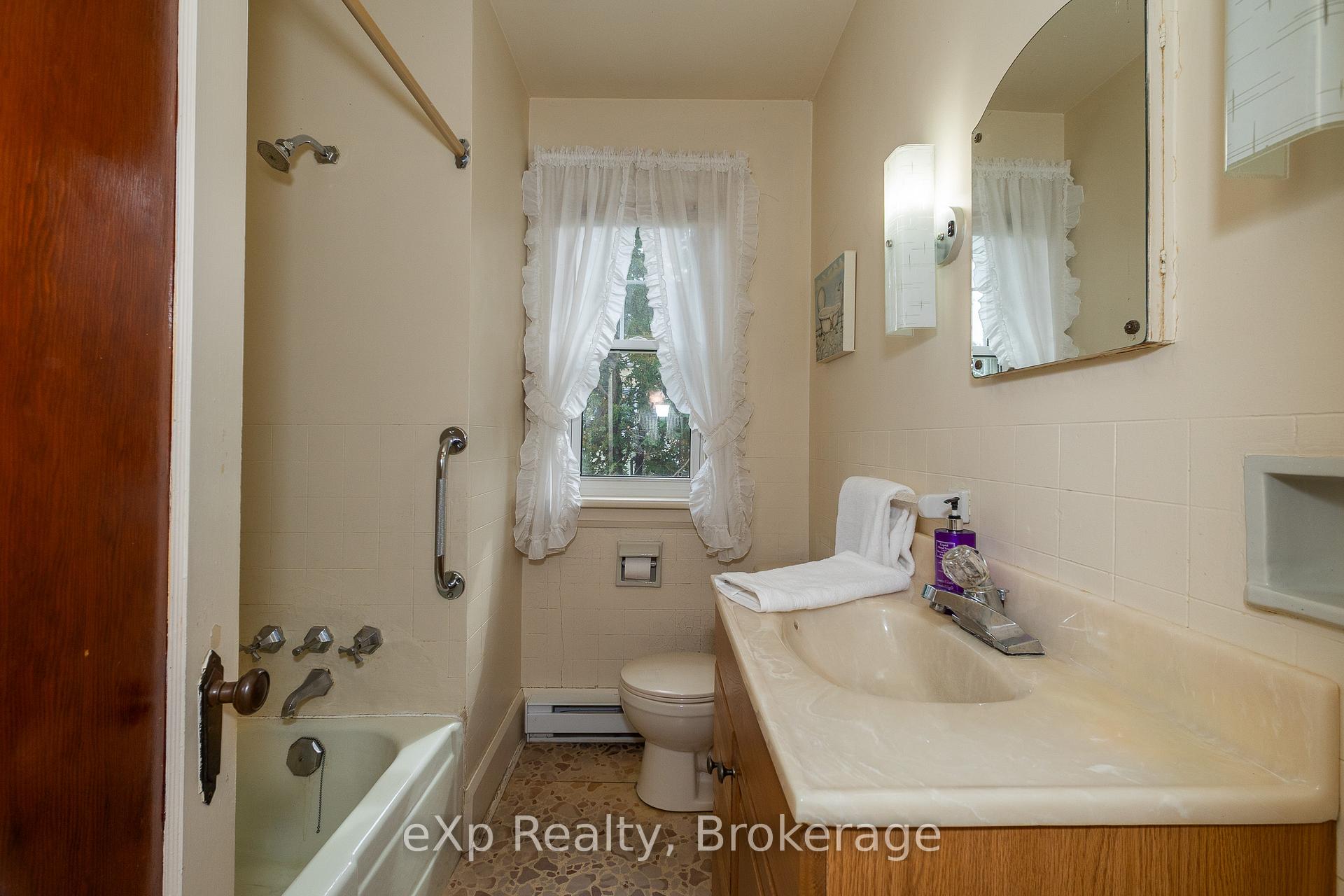 Photo 16 of 76 3rd Ave SW, Arran-Elderslie — HOMEH