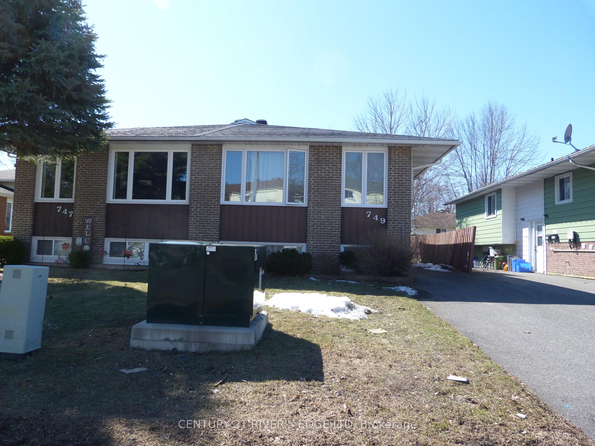 Photo 5 of 749 Glengarry Boulevard, Cornwall — HOMEH