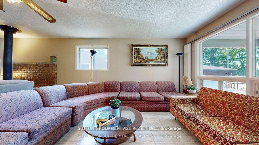 Photo 3 of 29 Lake Avenue, Ramara, Brechin — HOMEH