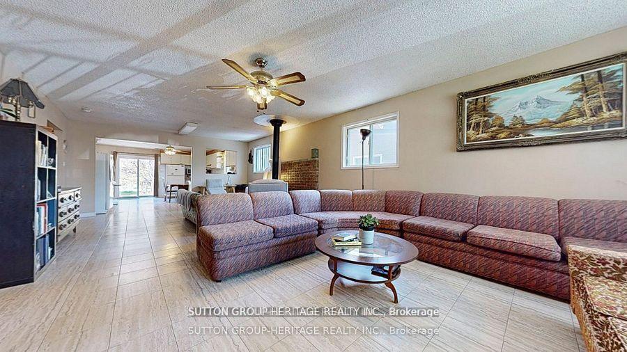 Photo 4 of 29 Lake Avenue, Ramara, Brechin — HOMEH