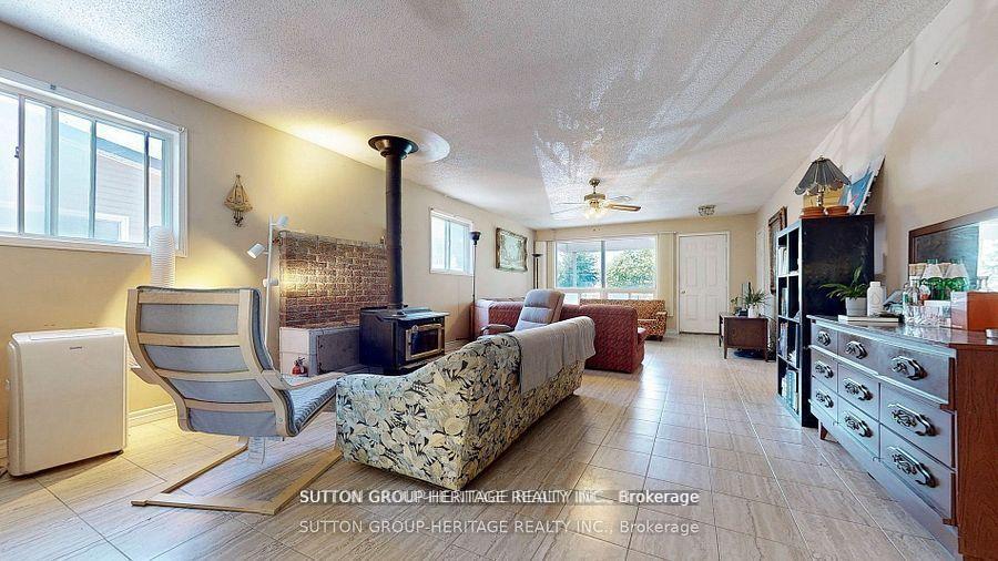 Photo 6 of 29 Lake Avenue, Ramara, Brechin — HOMEH