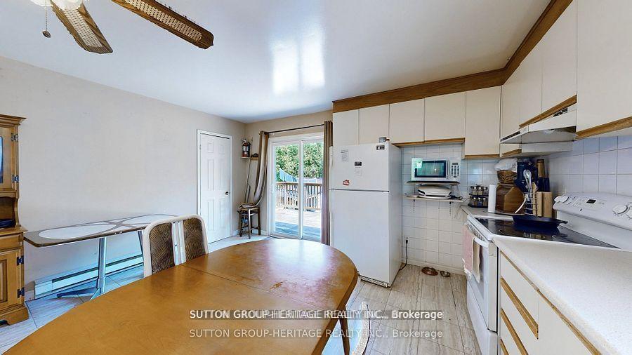 Photo 10 of 29 Lake Avenue, Ramara, Brechin — HOMEH