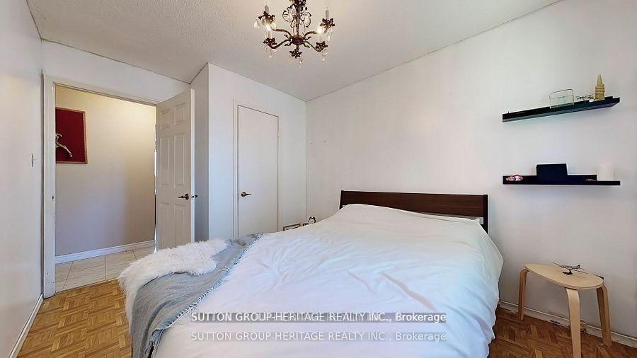 Photo 15 of 29 Lake Avenue, Ramara, Brechin — HOMEH