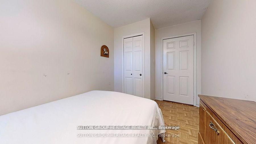 Photo 17 of 29 Lake Avenue, Ramara, Brechin — HOMEH