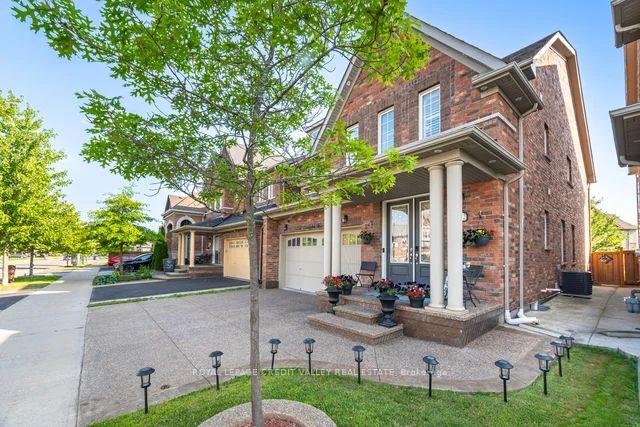 Photo 4 of 252 Bonnieglen Farm Boulevard, Caledon, Rural Caledon — HOMEH