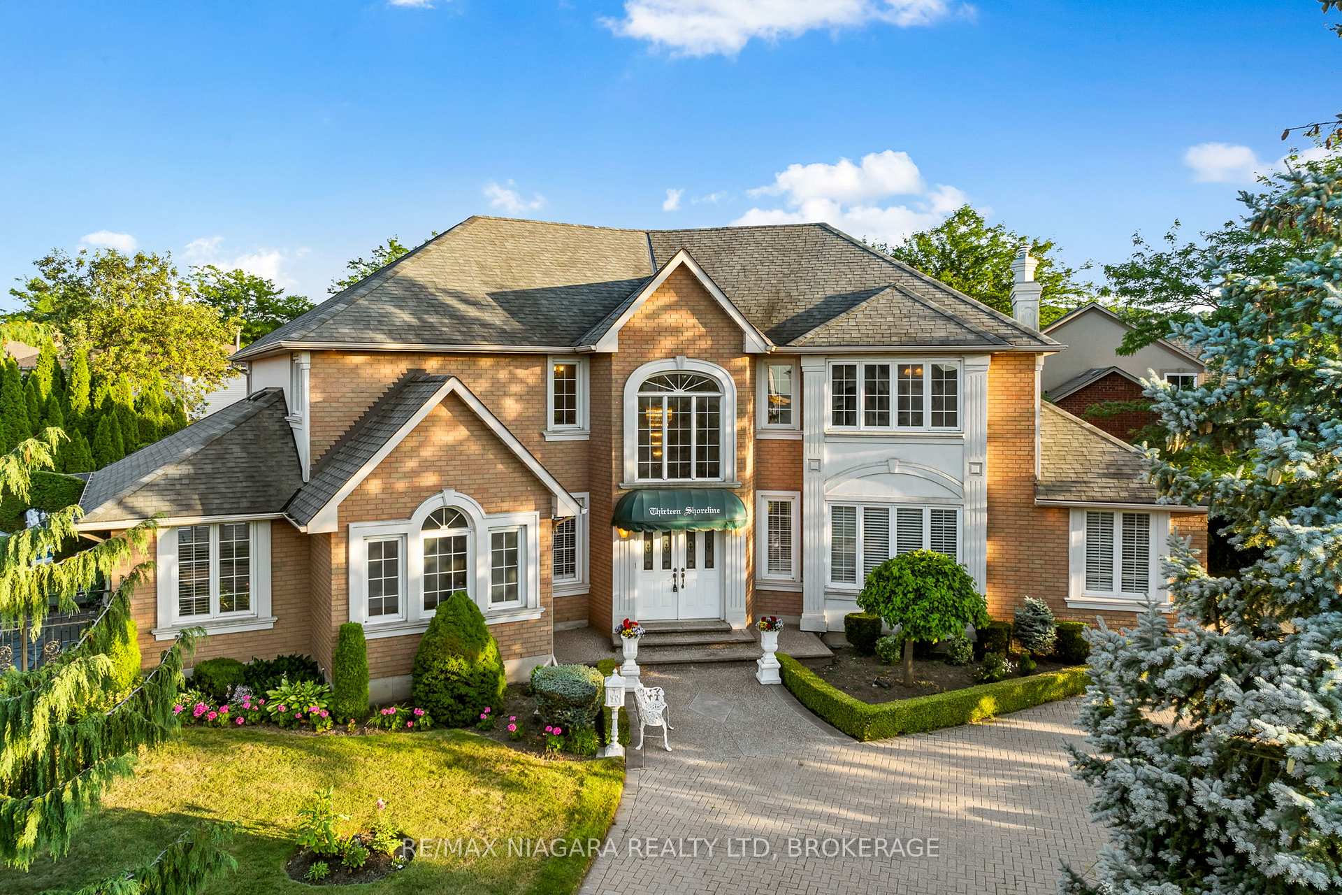 Front of 13 Shoreline Crescent