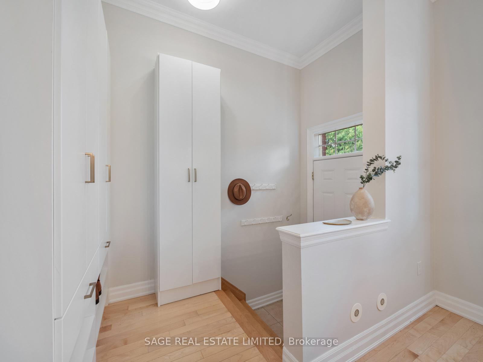 Photo 4 of 31 Tompkins Mews, Toronto, The Beaches — HOMEH