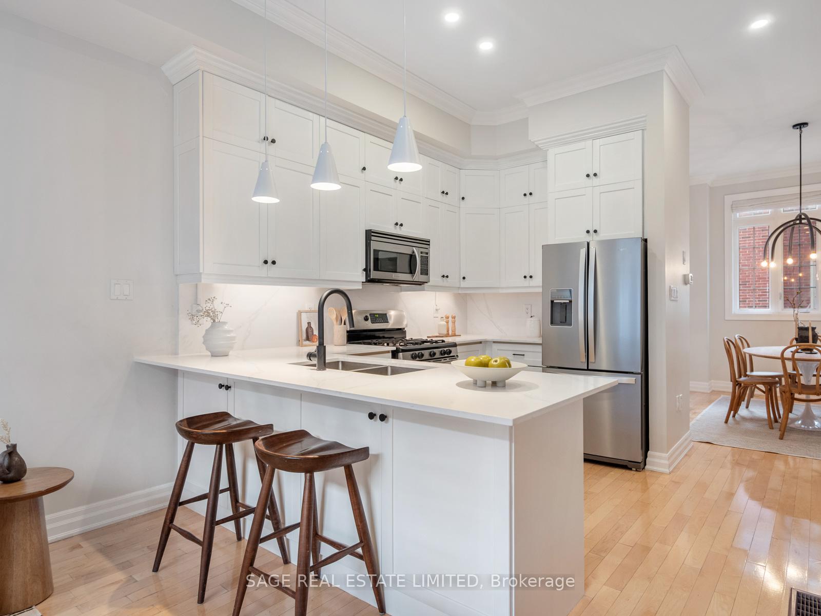 Photo 10 of 31 Tompkins Mews, Toronto, The Beaches — HOMEH