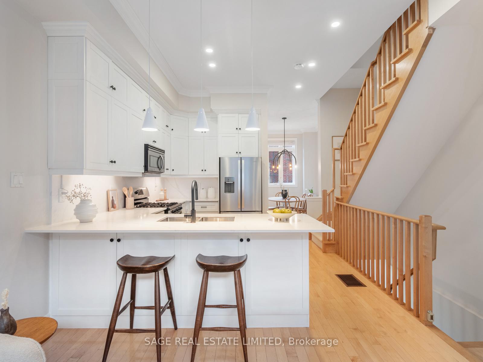 Photo 11 of 31 Tompkins Mews, Toronto, The Beaches — HOMEH