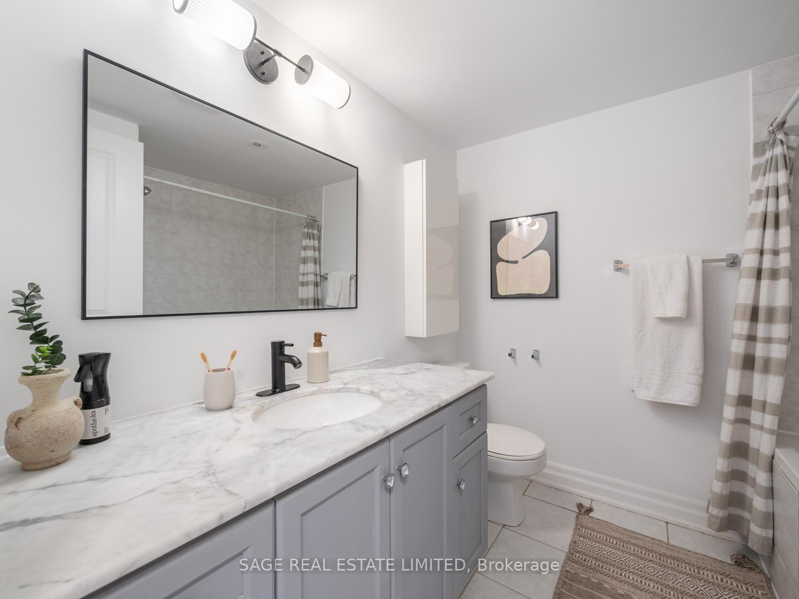 Photo 20 of 31 Tompkins Mews, Toronto, The Beaches — HOMEH