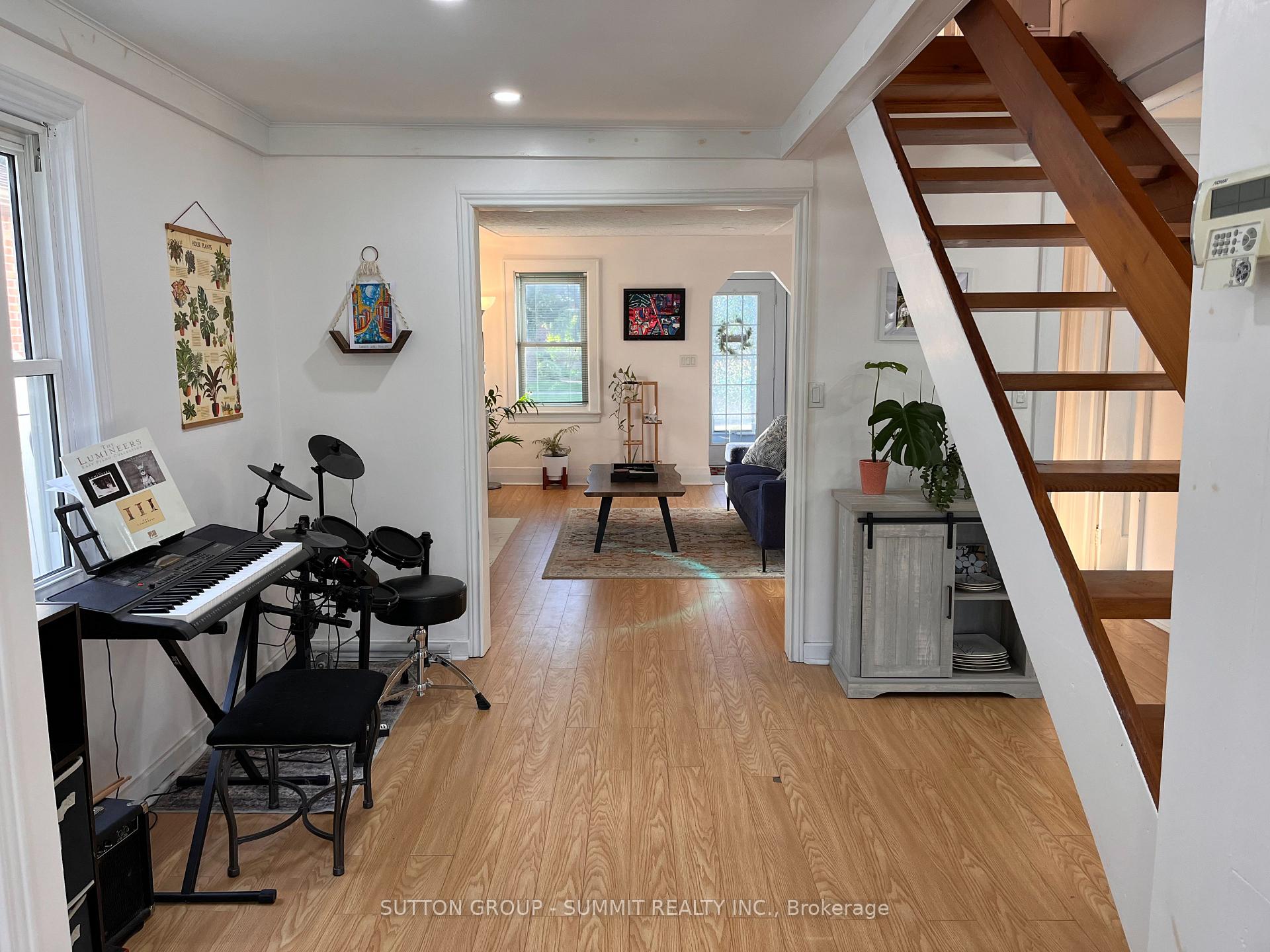 Photo 32 of 112 Devonshire Avenue, London, South G — HOMEH