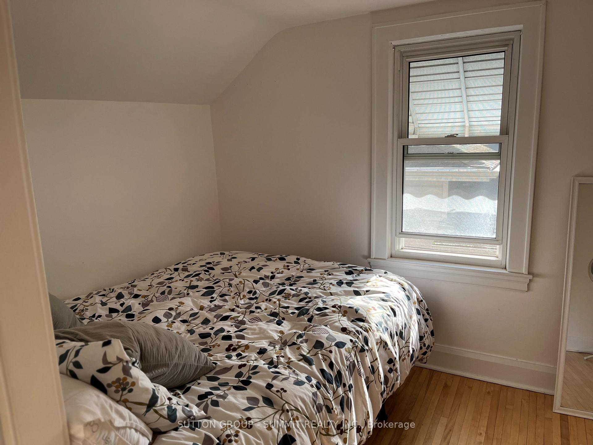 Photo 43 of 112 Devonshire Avenue, London, South G — HOMEH