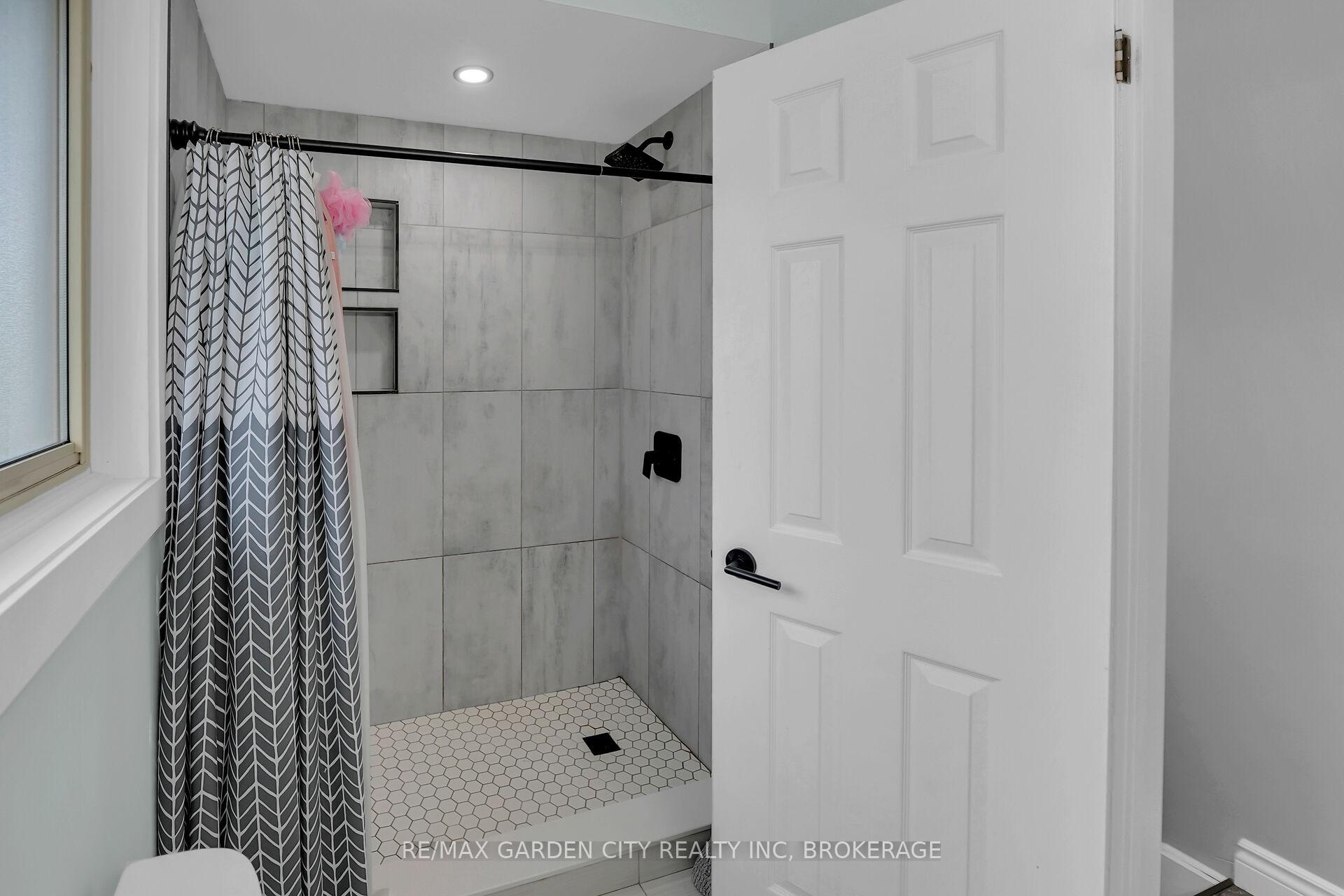 Photo 27 of 2 The Meadows Street, St. Catharines, Lakeport — HOMEH