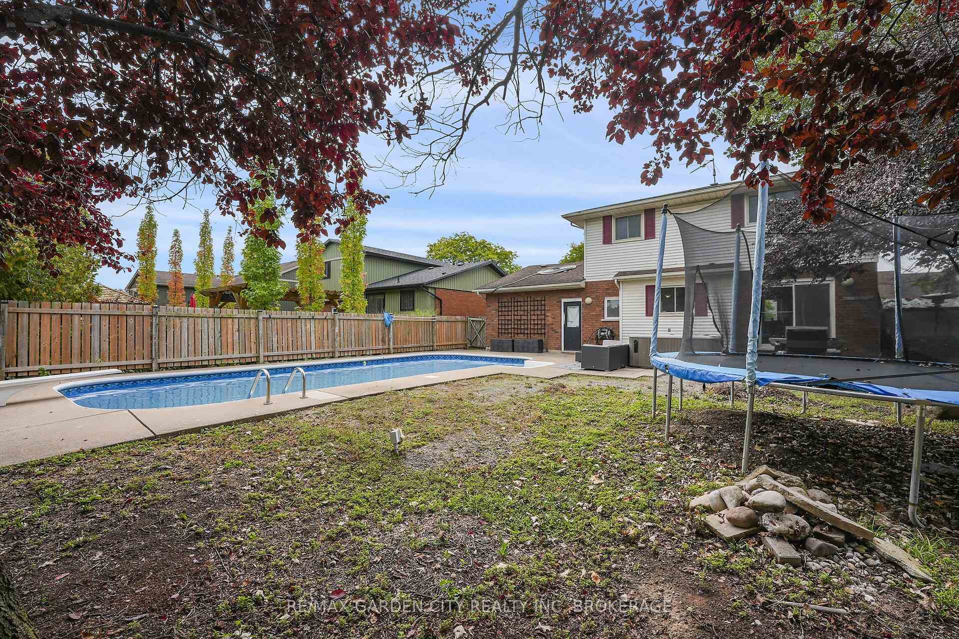 Photo 37 of 2 The Meadows Street, St. Catharines, Lakeport — HOMEH