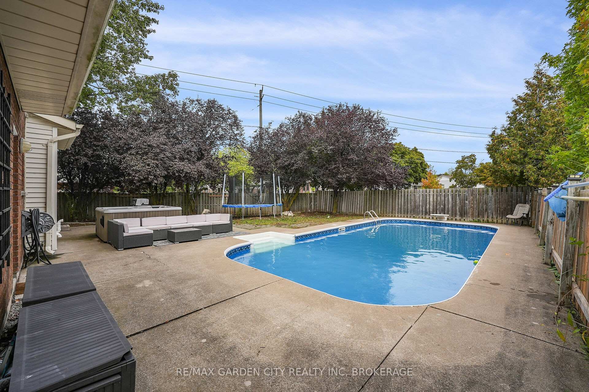 Photo 38 of 2 The Meadows Street, St. Catharines, Lakeport — HOMEH