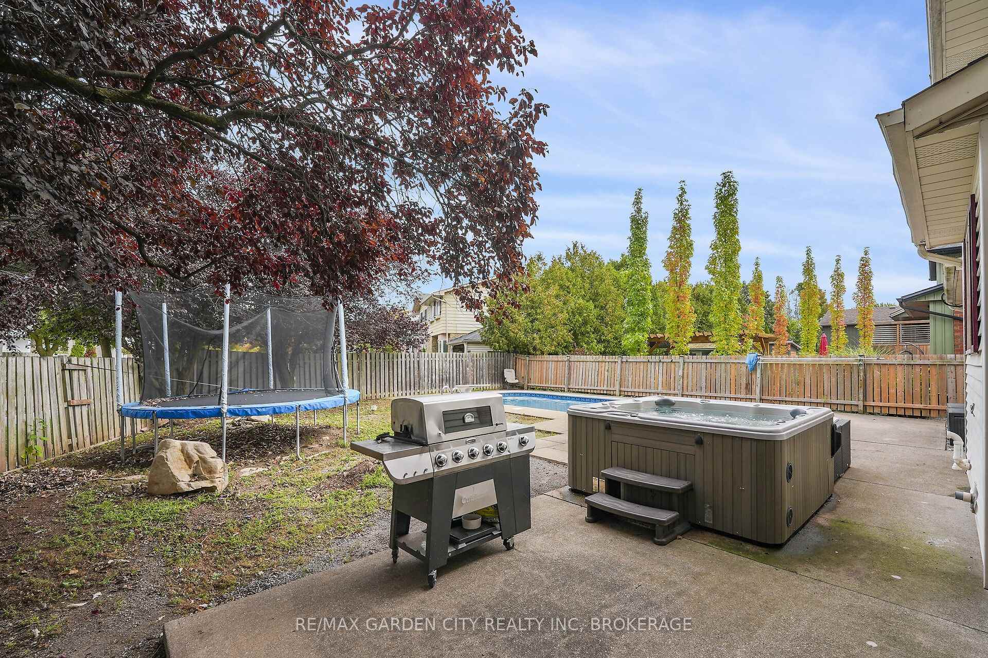 Photo 39 of 2 The Meadows Street, St. Catharines, Lakeport — HOMEH