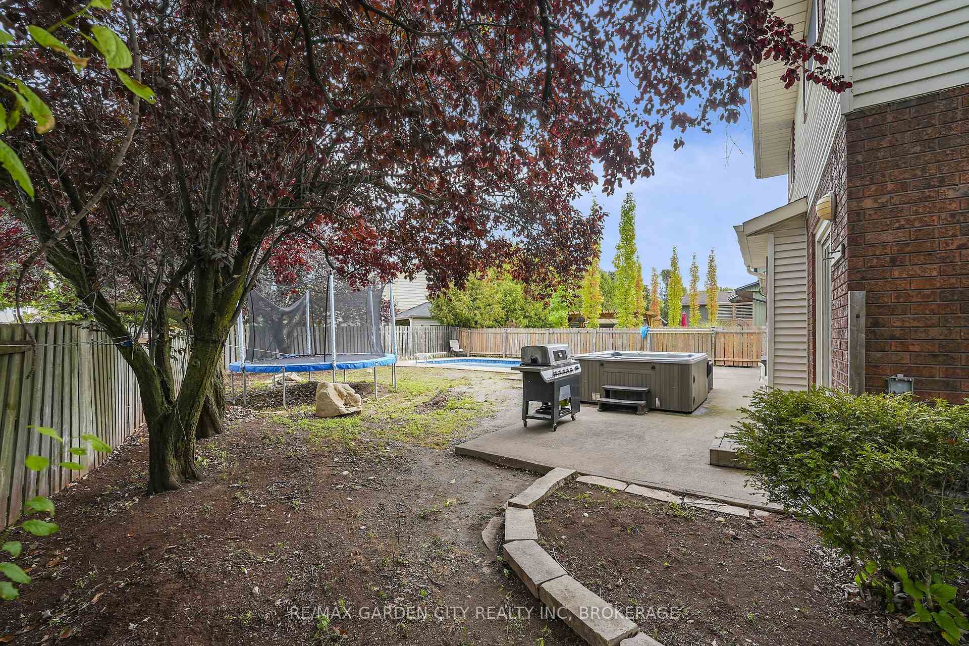 Photo 40 of 2 The Meadows Street, St. Catharines, Lakeport — HOMEH