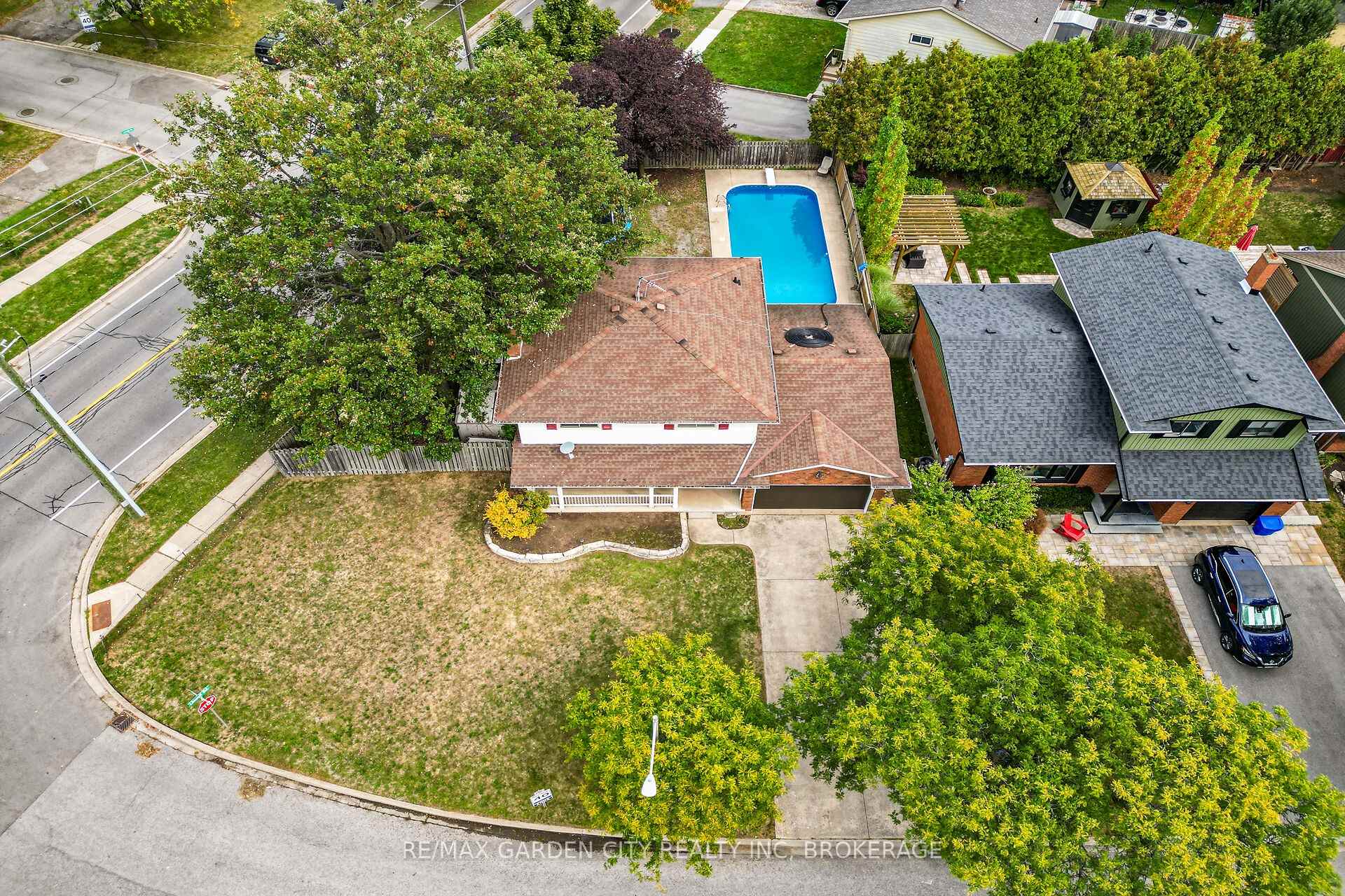 Photo 45 of 2 The Meadows Street, St. Catharines, Lakeport — HOMEH