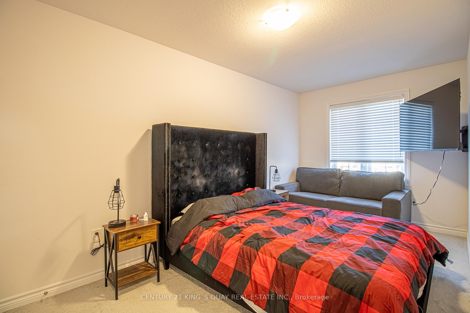 Photo 17 of 45 Elsegood Drive, Guelph, Village By The Arboretum — HOMEH