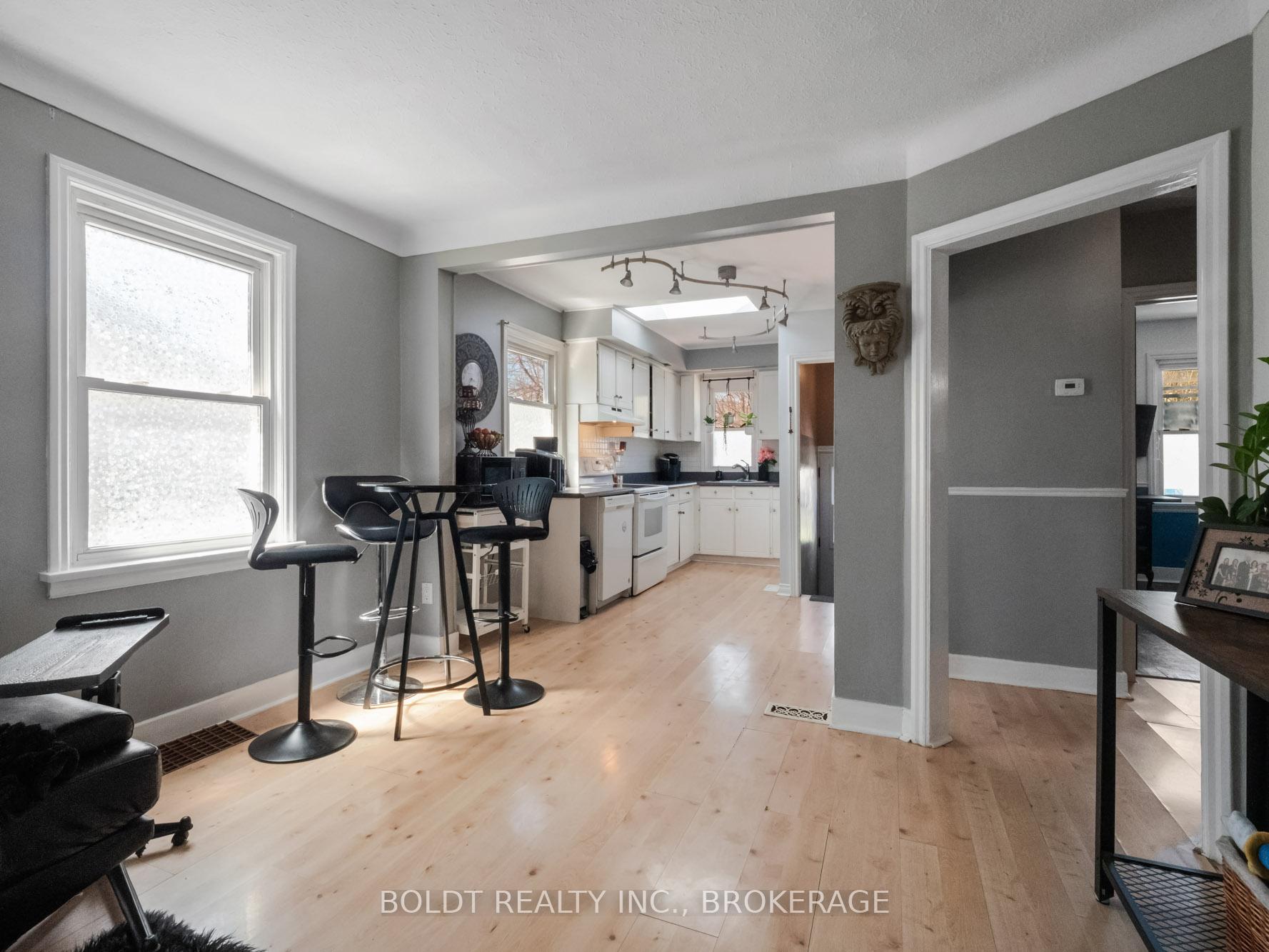 Photo 5 of 11 Edward Avenue, St. Catharines, Vine/Linwell — HOMEH