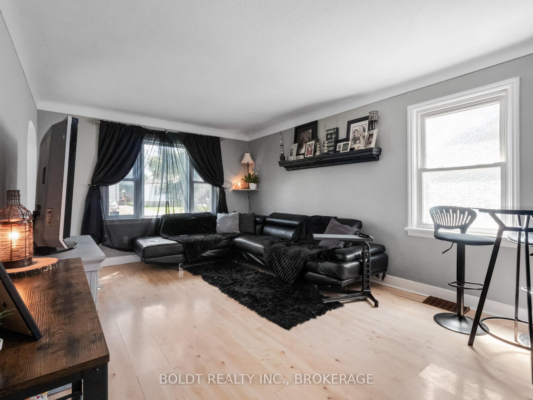 Photo 6 of 11 Edward Avenue, St. Catharines, Vine/Linwell — HOMEH