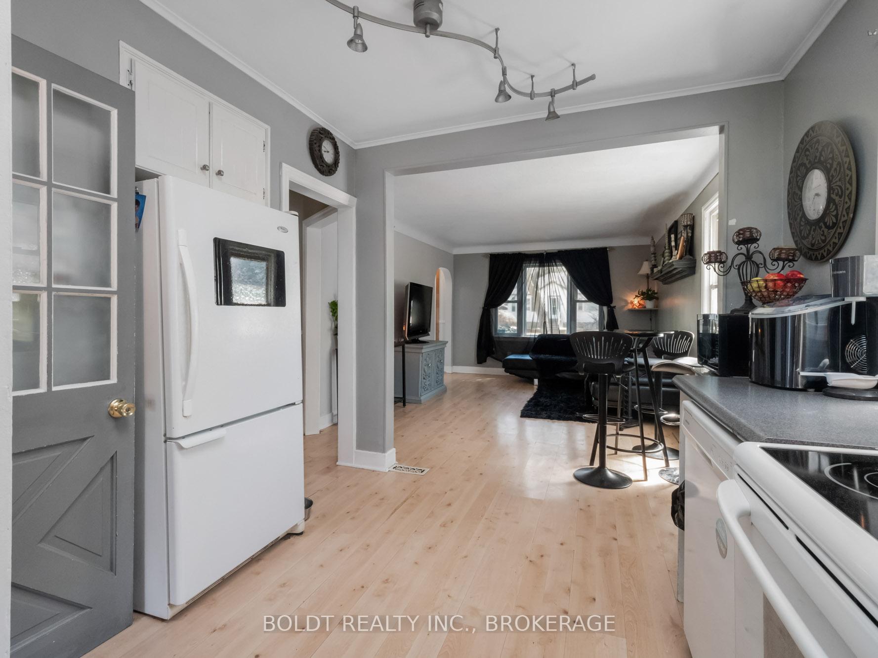 Photo 10 of 11 Edward Avenue, St. Catharines, Vine/Linwell — HOMEH
