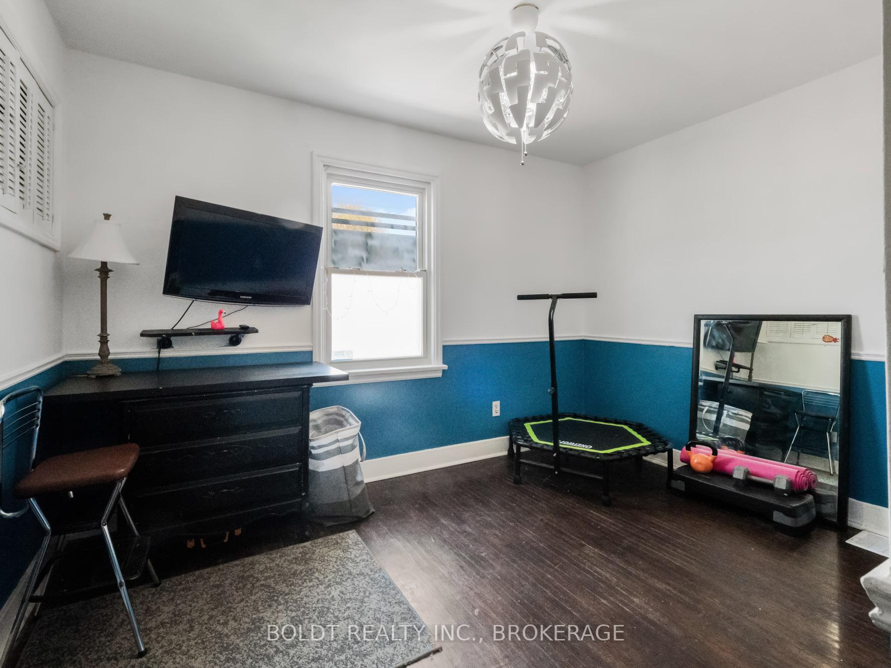 Photo 12 of 11 Edward Avenue, St. Catharines, Vine/Linwell — HOMEH