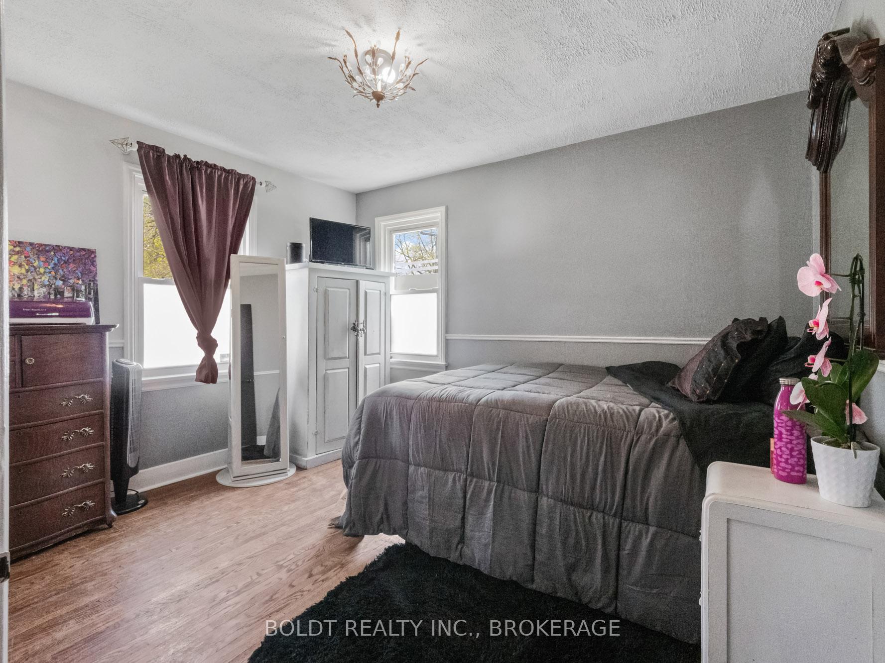 Photo 14 of 11 Edward Avenue, St. Catharines, Vine/Linwell — HOMEH