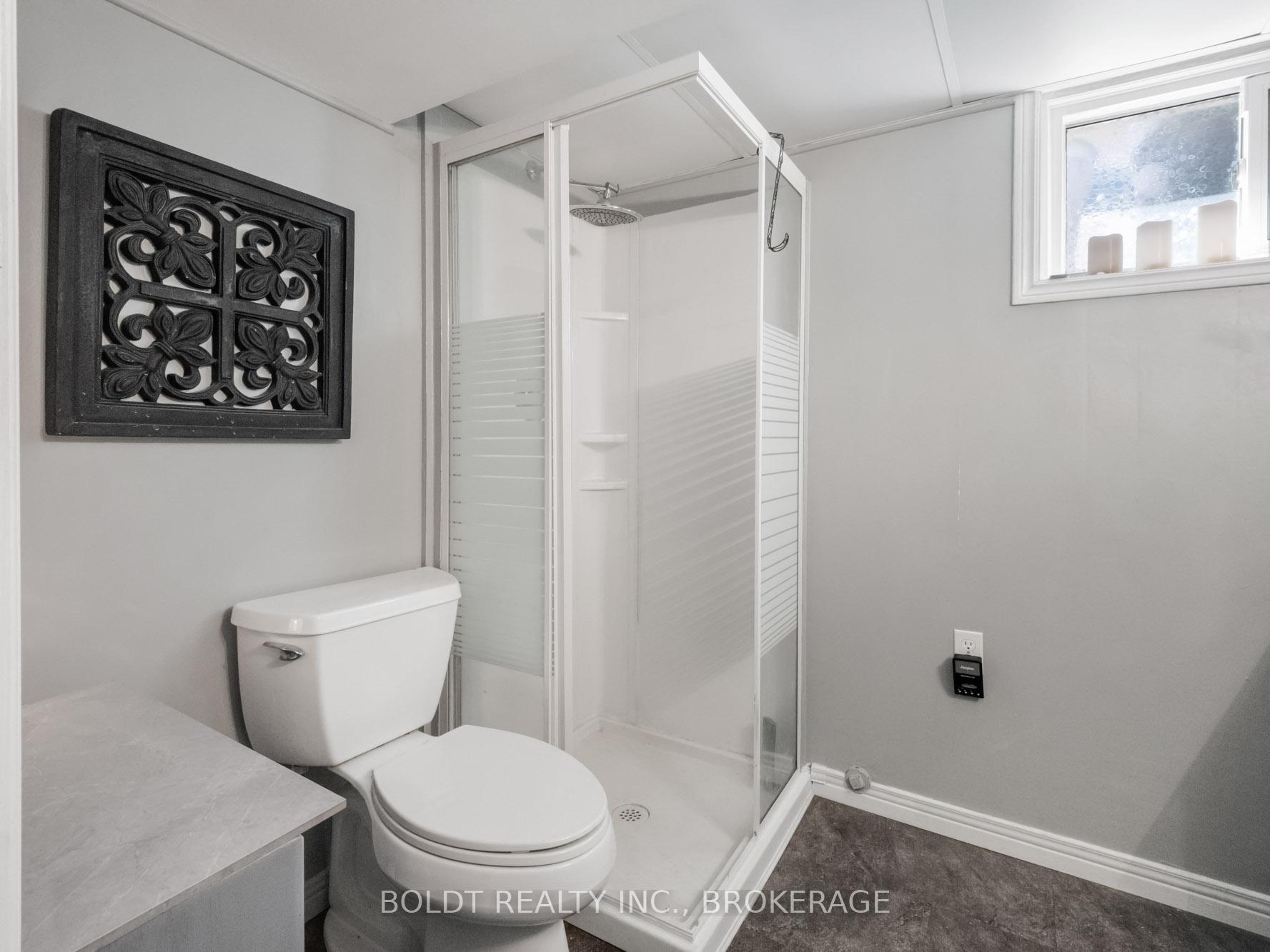 Photo 20 of 11 Edward Avenue, St. Catharines, Vine/Linwell — HOMEH
