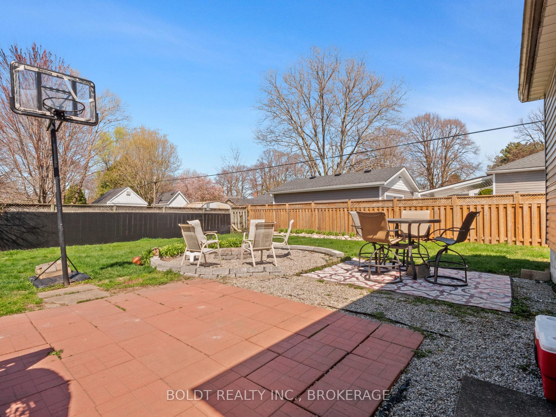 Photo 22 of 11 Edward Avenue, St. Catharines, Vine/Linwell — HOMEH