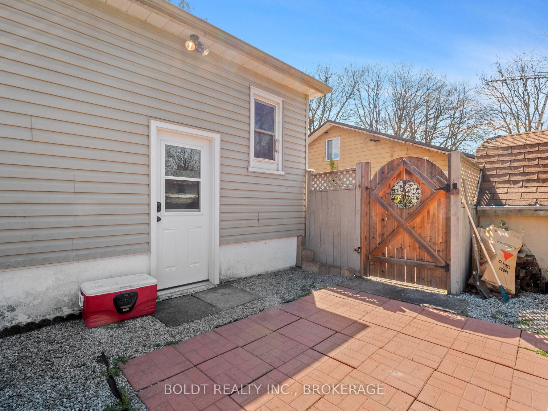 Photo 23 of 11 Edward Avenue, St. Catharines, Vine/Linwell — HOMEH