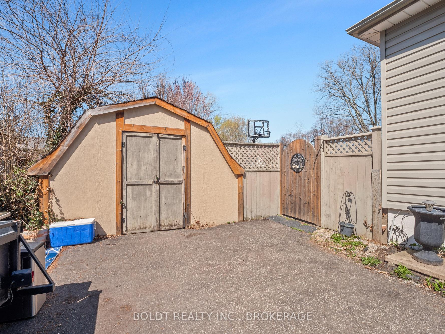 Photo 29 of 11 Edward Avenue, St. Catharines, Vine/Linwell — HOMEH