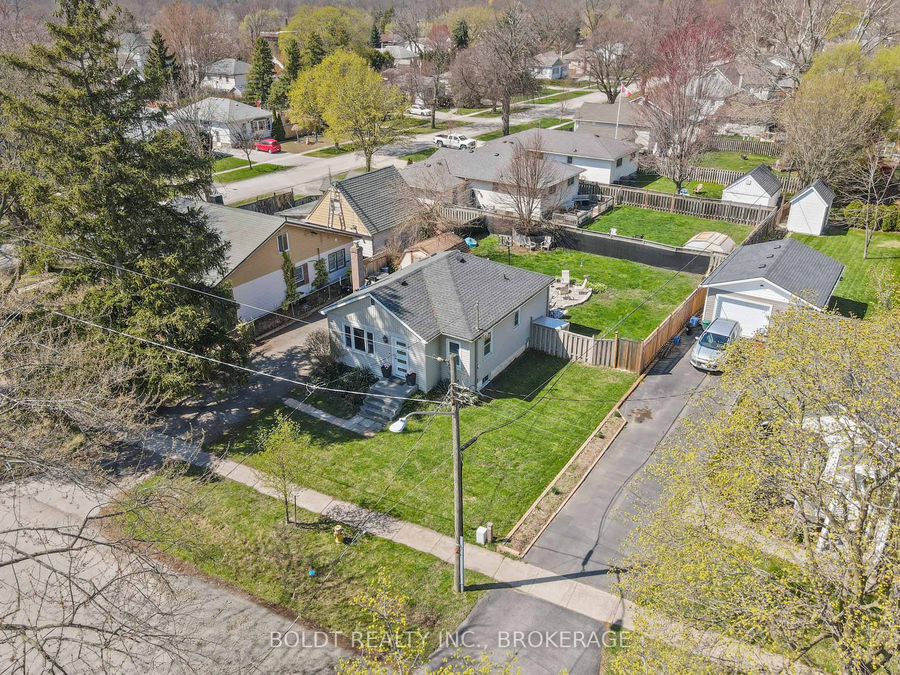 Photo 31 of 11 Edward Avenue, St. Catharines, Vine/Linwell — HOMEH