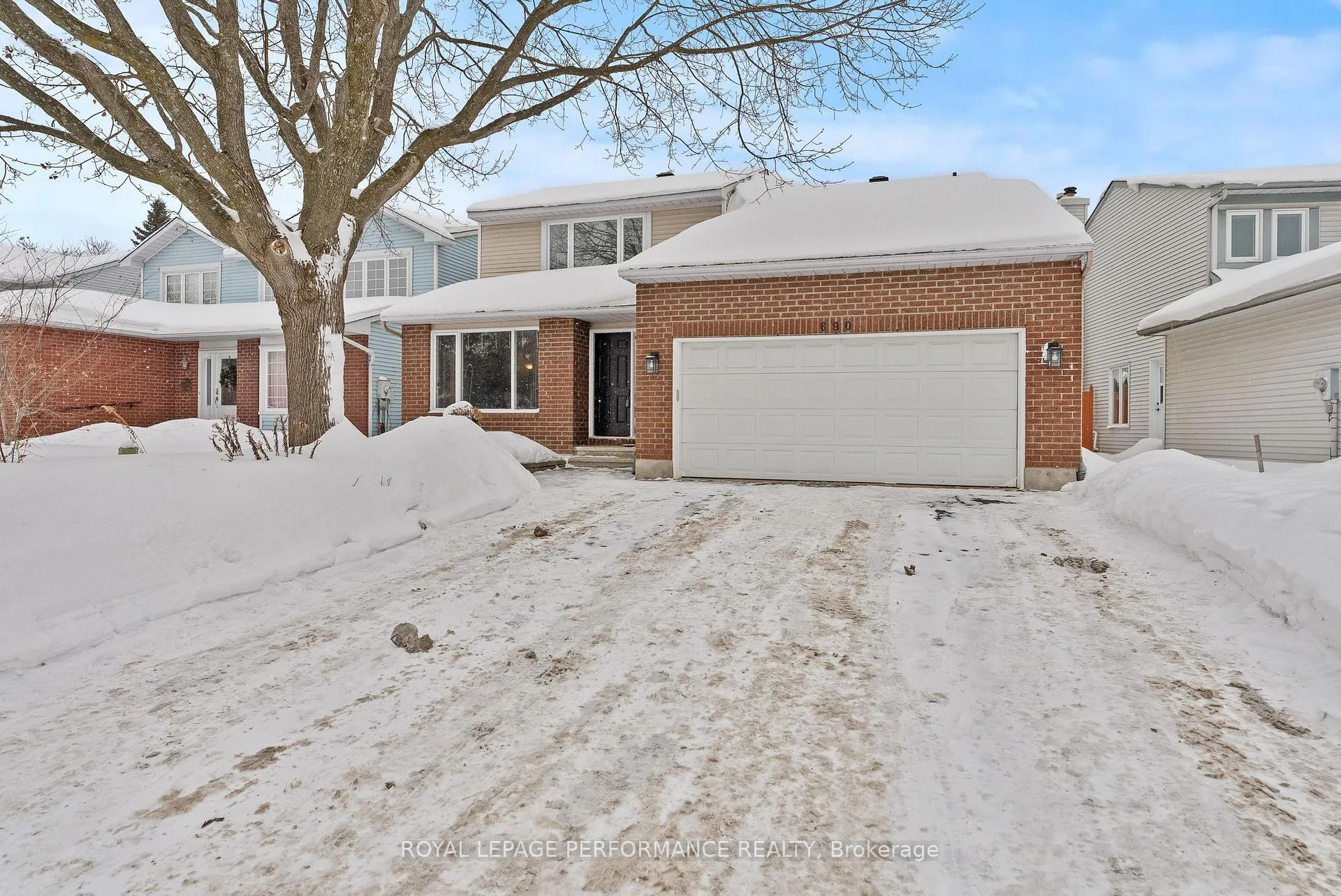 Front of 690 Princess Louise Drive