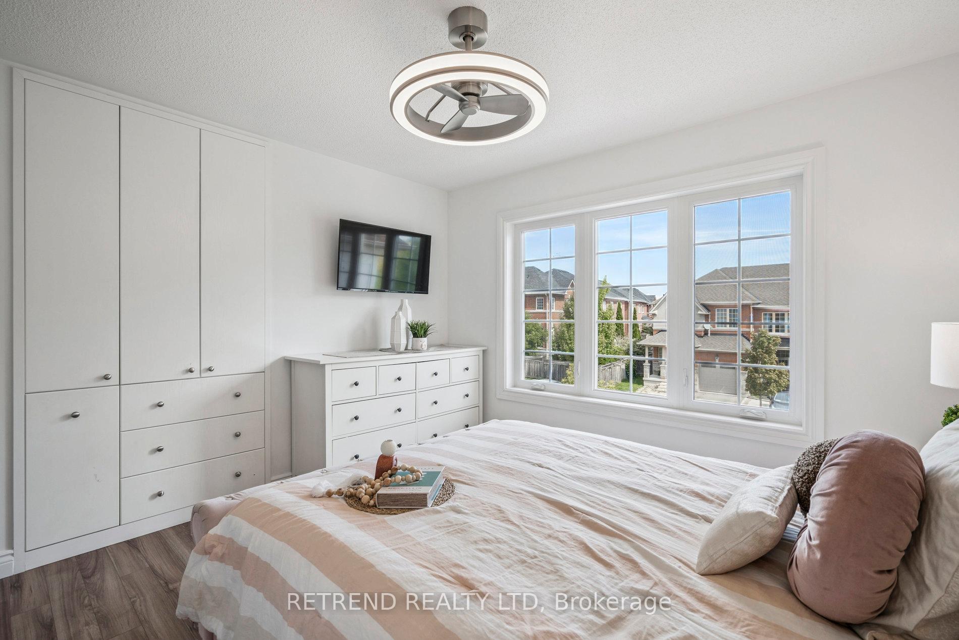Photo 42 of 48 Gauguin Avenue, Vaughan, Patterson — HOMEH