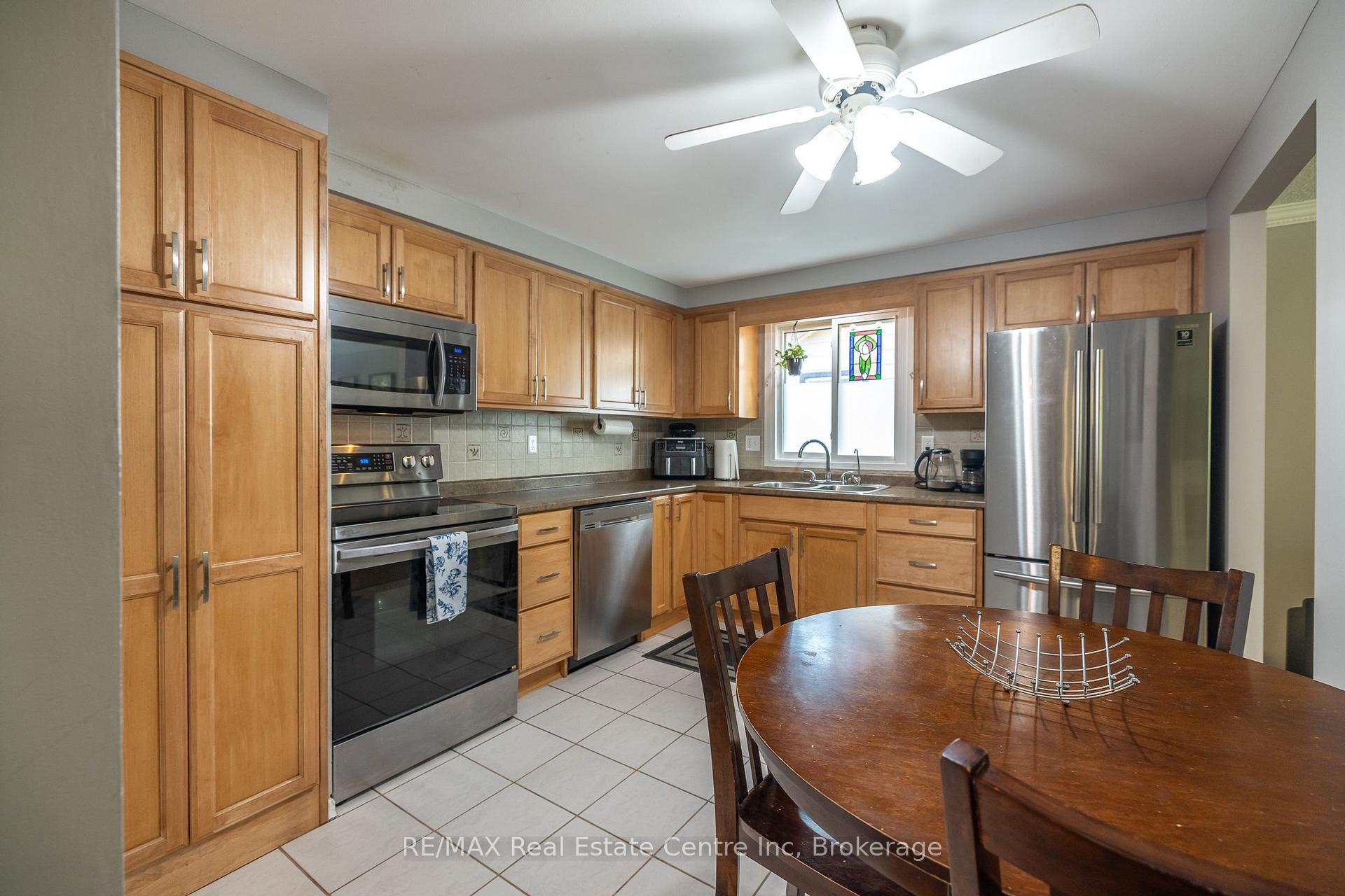 Photo 12 of 7 Westhill Road, Guelph, Willow West/Sugarbush/West Acres — HOMEH